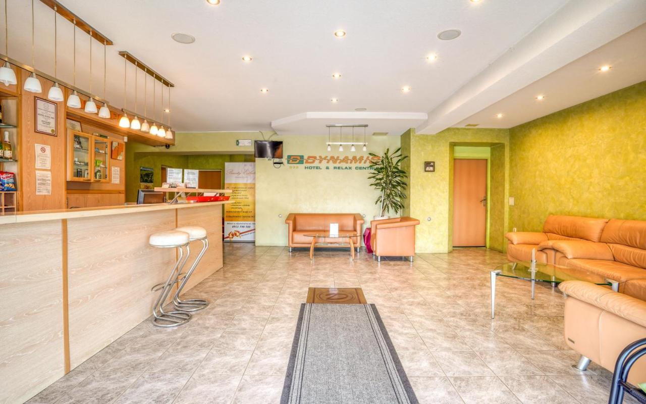 Hotel Dynamic Nova Dubnica Экстерьер фото