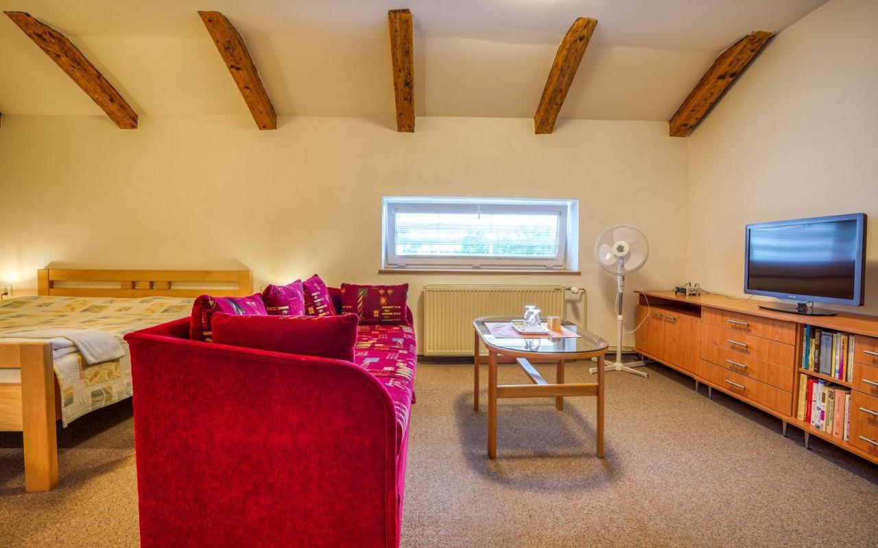 Hotel Dynamic Nova Dubnica Экстерьер фото