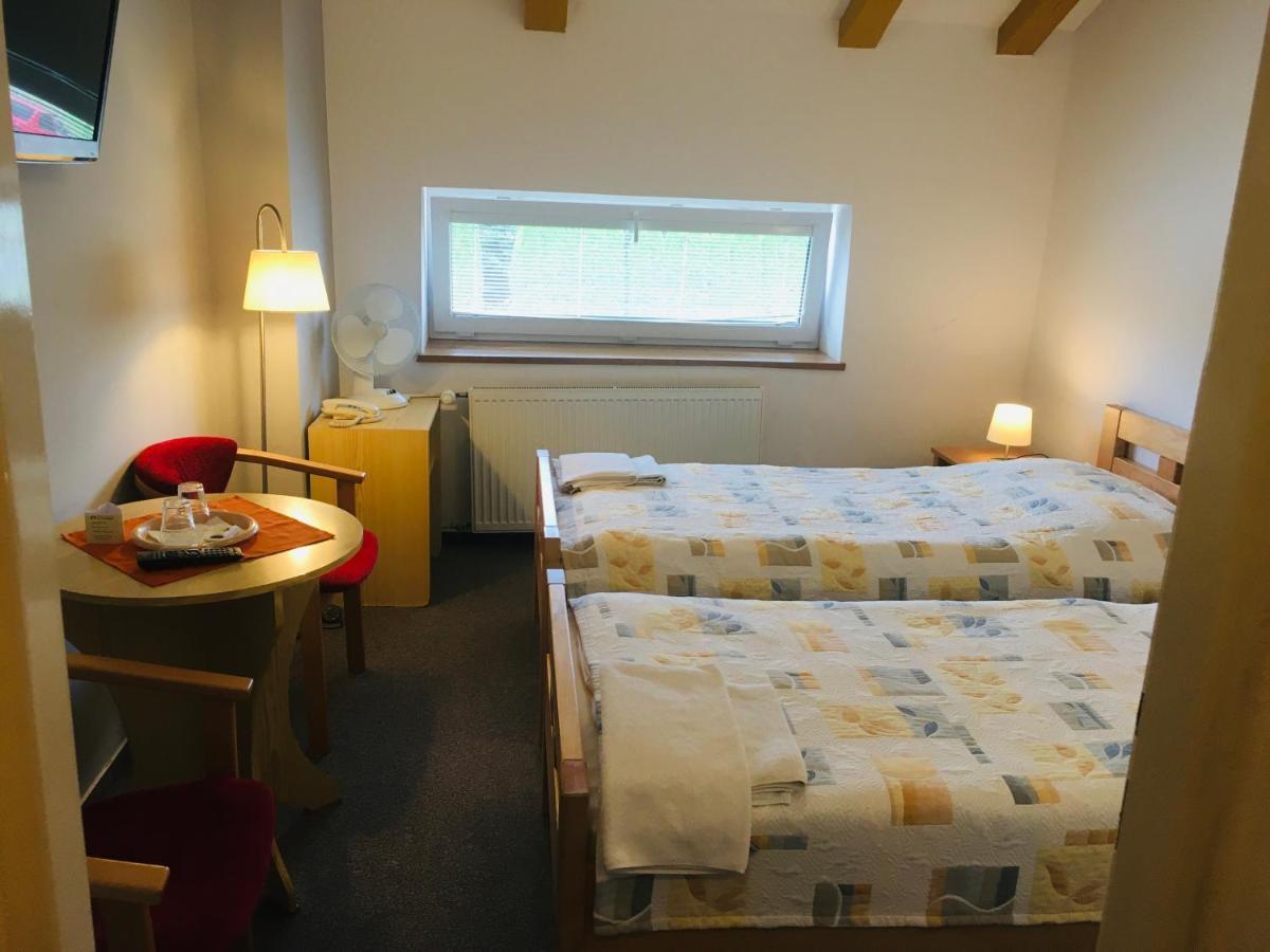 Hotel Dynamic Nova Dubnica Экстерьер фото